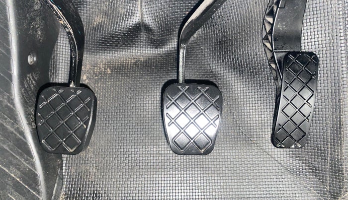 2022 Skoda KUSHAQ STYLE 1.0L TSI MT, Petrol, Manual, 29,188 km, Pedals