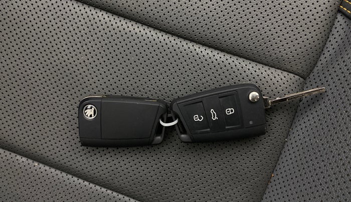 2022 Skoda KUSHAQ STYLE 1.0L TSI MT, Petrol, Manual, 29,188 km, Key Close Up