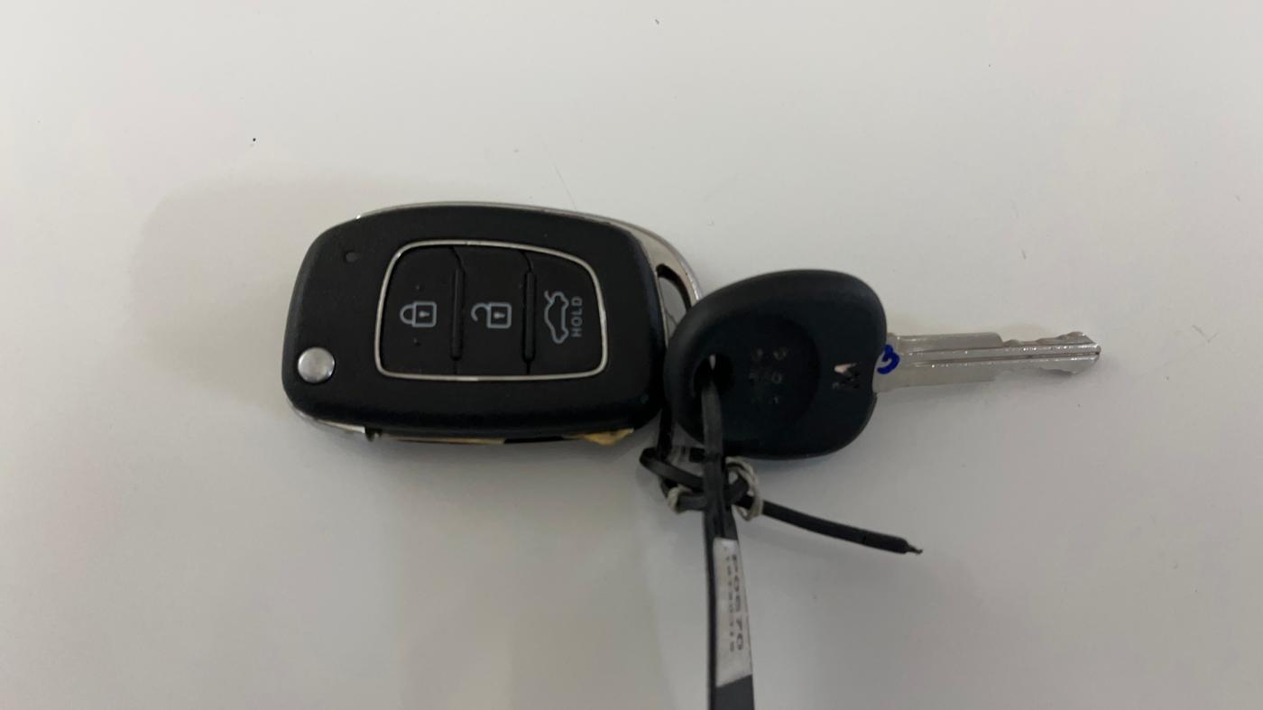 2020 Hyundai AURA S 1.2 AMT, Petrol, Automatic, 47,974 km, Key Close Up
