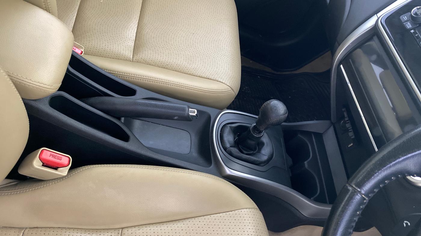 2015 Honda City 1.5L I-DTEC VX, Diesel, Manual, 67,437 km, Gear Lever