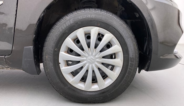 2016 Maruti Swift Dzire VDI ABS, CNG, Manual, 1,14,747 km, Right Front Wheel