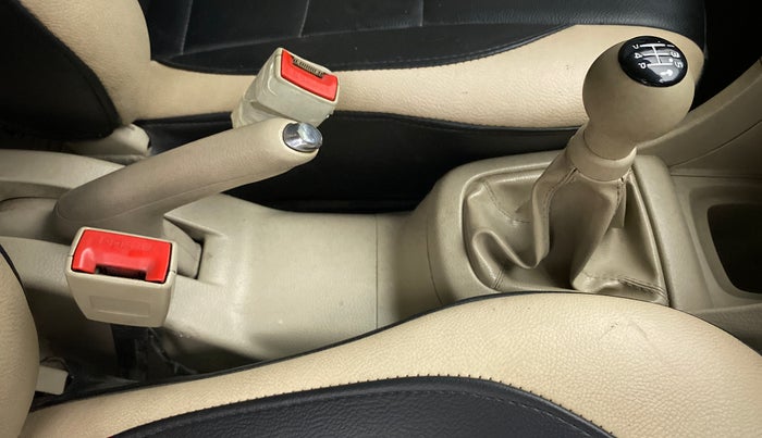 2016 Maruti Swift Dzire VDI ABS, CNG, Manual, 1,14,747 km, Gear Lever