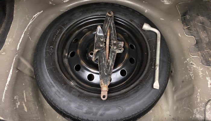 2016 Maruti Swift Dzire VDI ABS, CNG, Manual, 1,14,747 km, Spare Tyre