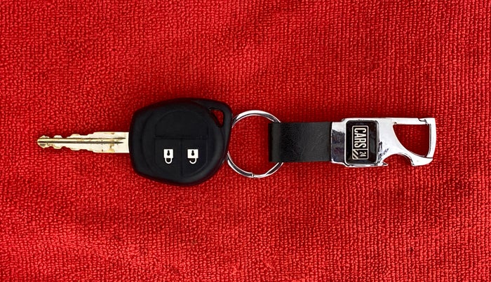 2016 Maruti Swift Dzire VDI ABS, CNG, Manual, 1,14,747 km, Key Close Up