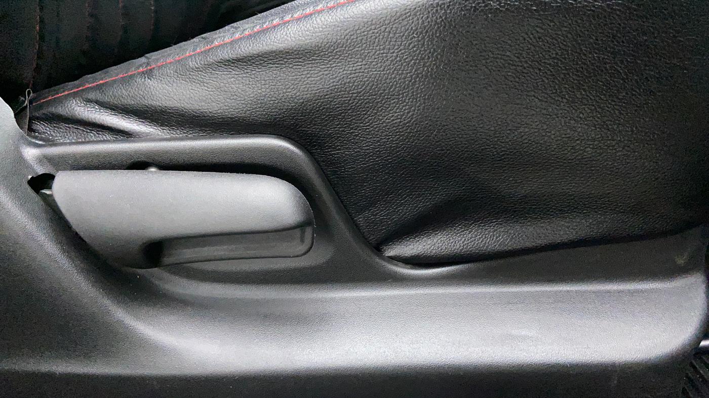 2013 Maruti Swift VXI D, Petrol, Manual, 36,351 km, Driver Side Adjustment Panel