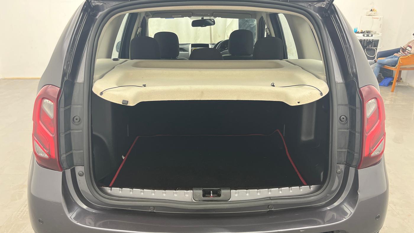 2018 Renault Duster RXS CVT, Petrol, Automatic, 54,897 km, Boot Inside