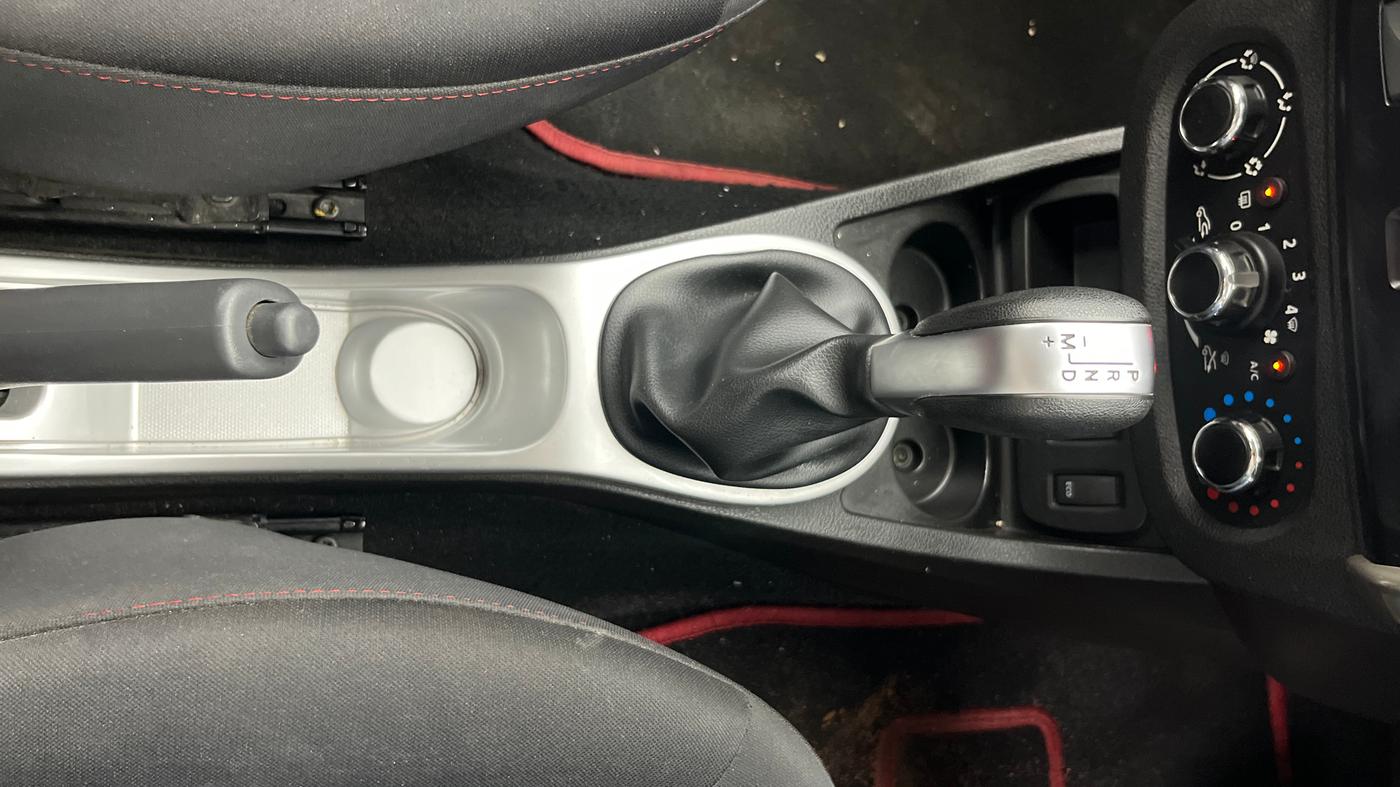 2018 Renault Duster RXS CVT, Petrol, Automatic, 54,897 km, Gear Lever