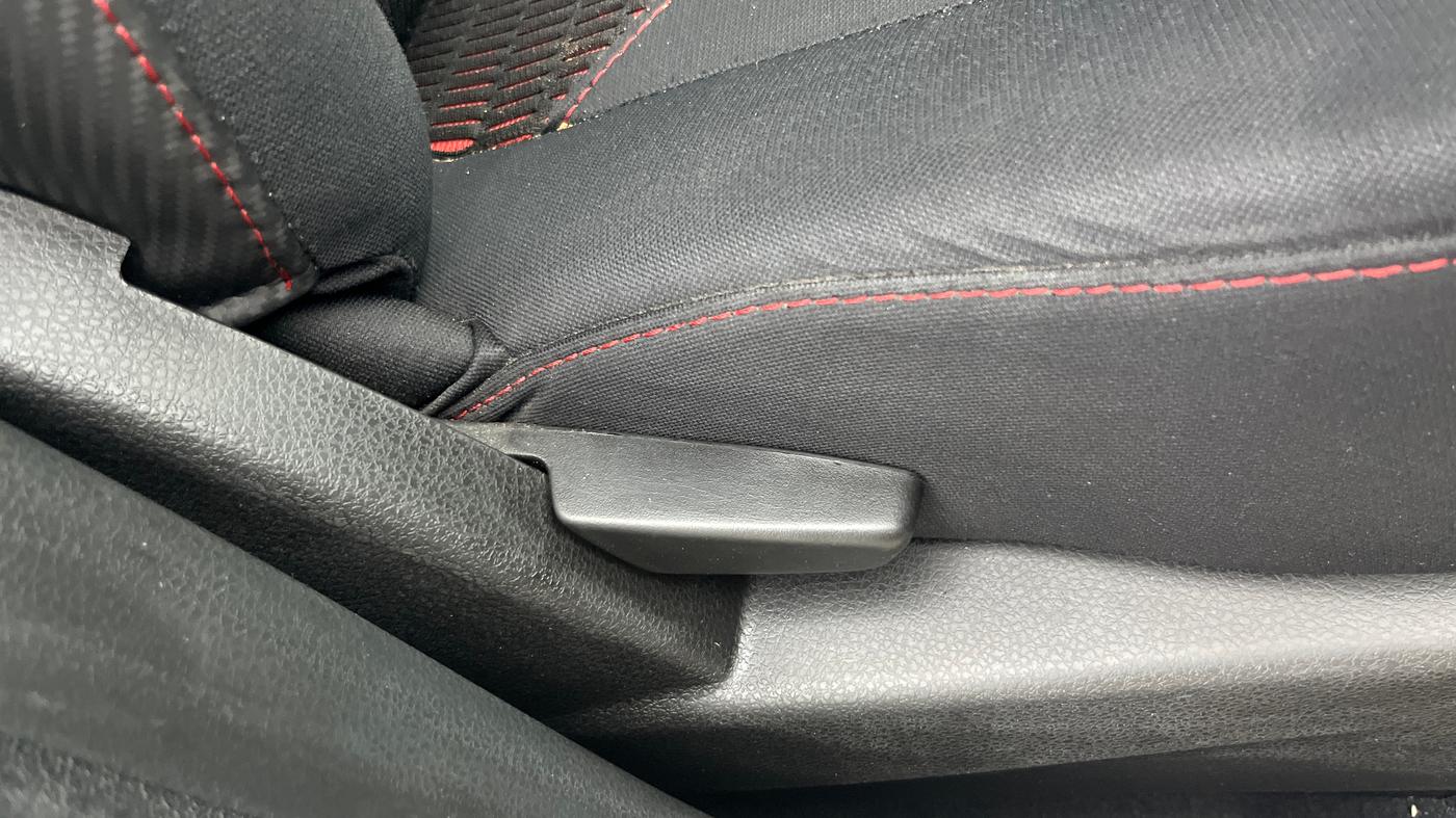 2018 Renault Duster RXS CVT, Petrol, Automatic, 54,897 km, Driver Side Adjustment Panel
