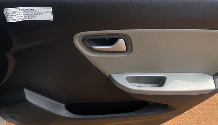 2016 Maruti Alto K10 VXI AMT, Petrol, Automatic, 35,557 km, Driver Side Door Panels Control