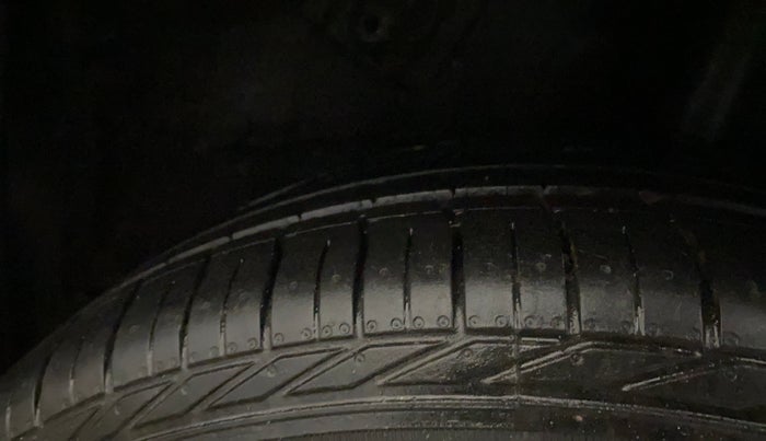 2023 Tata NEXON XZ PLUS LUX SUNROOF DUAL TONE PETROL, Petrol, Manual, 21,216 km, Left Rear Tyre Tread