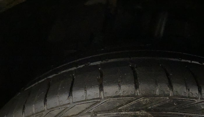 2023 Tata NEXON XZ PLUS LUX SUNROOF DUAL TONE PETROL, Petrol, Manual, 21,216 km, Left Front Tyre Tread