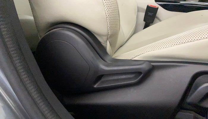 2023 Tata NEXON XZ PLUS LUX SUNROOF DUAL TONE PETROL, Petrol, Manual, 21,216 km, Driver Side Adjustment Panel