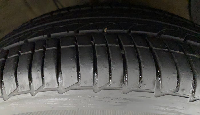 2020 Hyundai AURA SX PLUS 1.2 AMT, Petrol, Automatic, 47,765 km, Right Front Tyre Tread