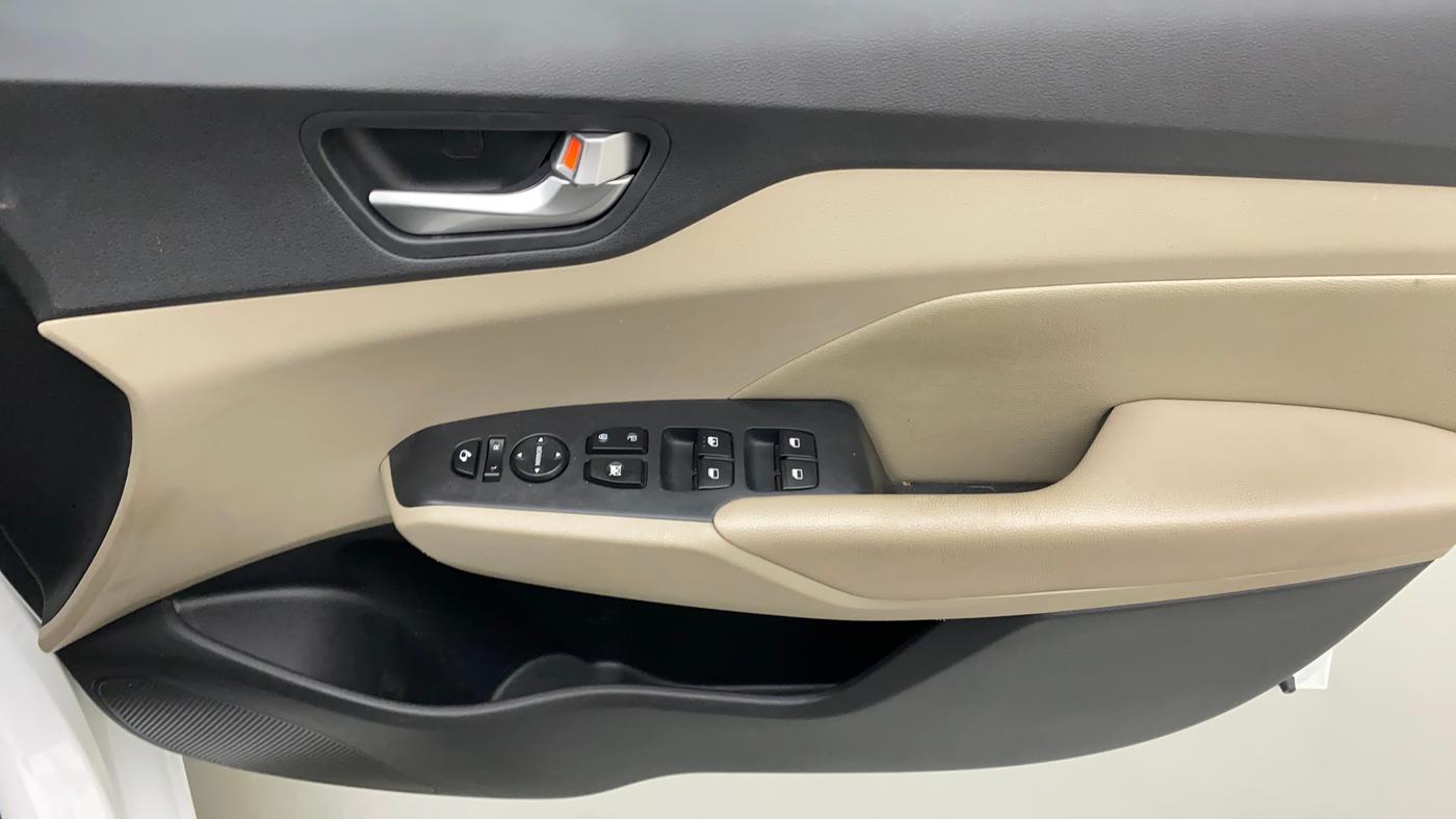 2021 Hyundai Verna SX (O) 1.5 CRDI AT, Diesel, Automatic, 33,309 km, Driver Side Door Panels Control