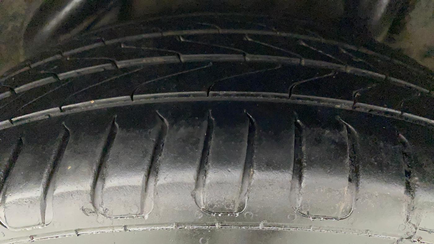 2021 Hyundai Verna SX (O) 1.5 CRDI AT, Diesel, Automatic, 33,309 km, Left Rear Tyre Tread