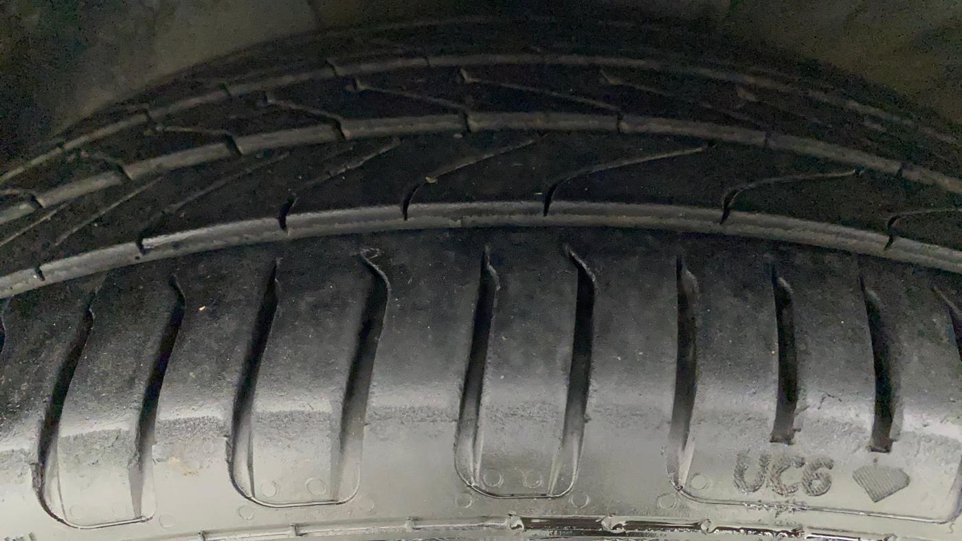 2021 Hyundai Verna SX (O) 1.5 CRDI AT, Diesel, Automatic, 33,309 km, Left Front Tyre Tread