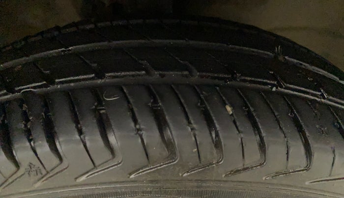 2015 Maruti Wagon R 1.0 LXI CNG, CNG, Manual, 68,302 km, Right Front Tyre Tread