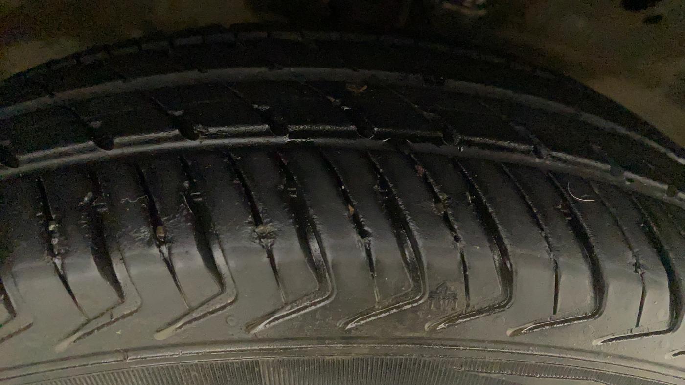 2015 Maruti Wagon R 1.0 LXI CNG, CNG, Manual, 68,302 km, Right Rear Tyre Tread
