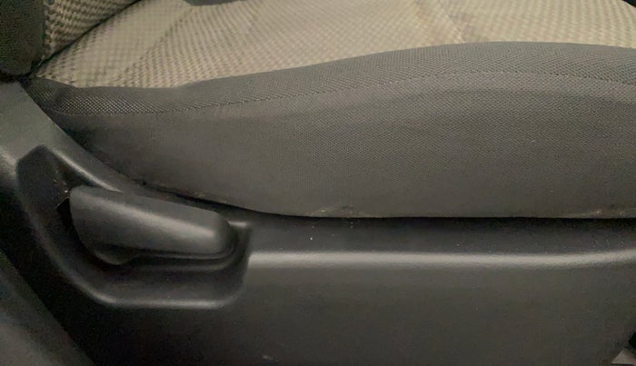 2015 Maruti Wagon R 1.0 LXI CNG, CNG, Manual, 68,302 km, Driver Side Adjustment Panel