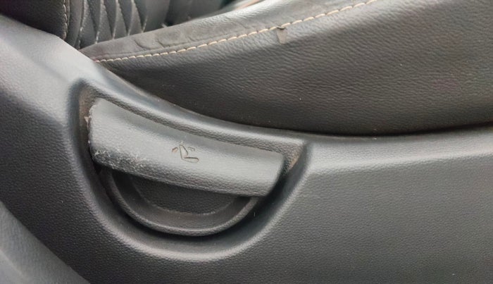 2015 Hyundai Grand i10 SPORTZ 1.2 KAPPA VTVT, Petrol, Manual, 83,156 km, Driver Side Adjustment Panel