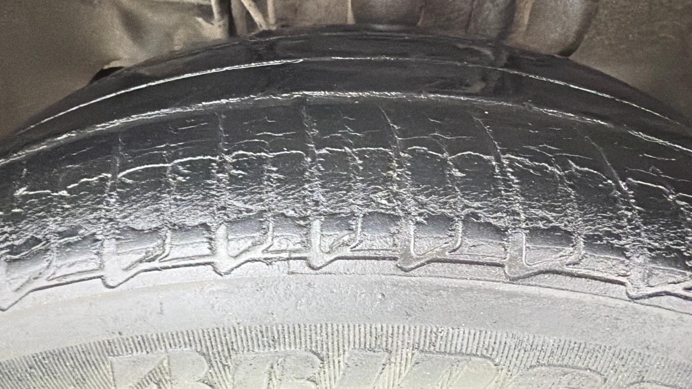 2017 Tata TIGOR XZ PETROL, Petrol, Manual, 31,881 km, Left Front Tyre Tread