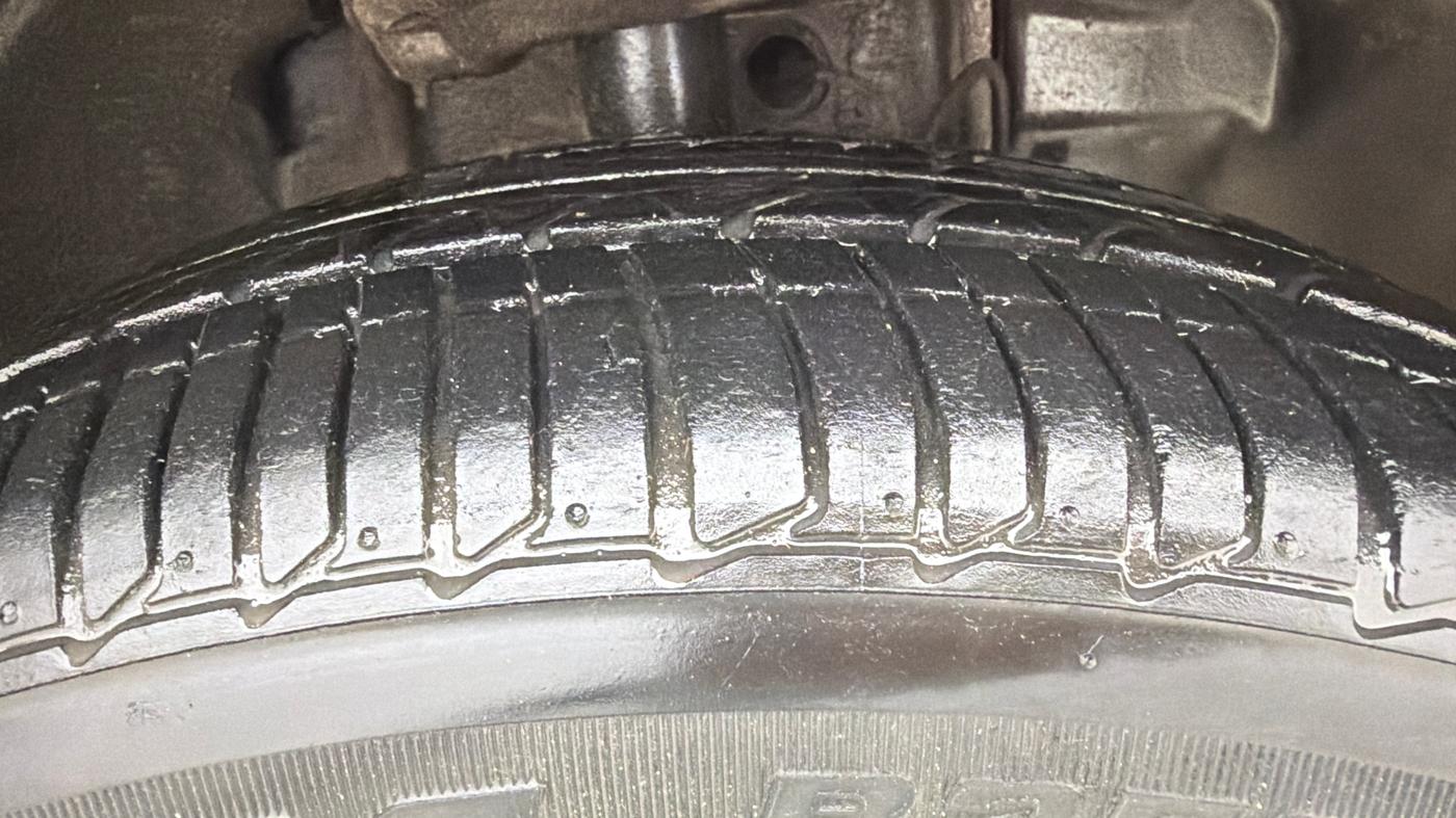 2017 Tata TIGOR XZ PETROL, Petrol, Manual, 31,881 km, Right Front Tyre Tread