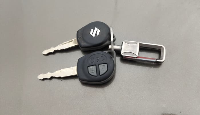 2018 Maruti Dzire VXI AMT, Petrol, Automatic, 1,01,792 km, Key Close Up