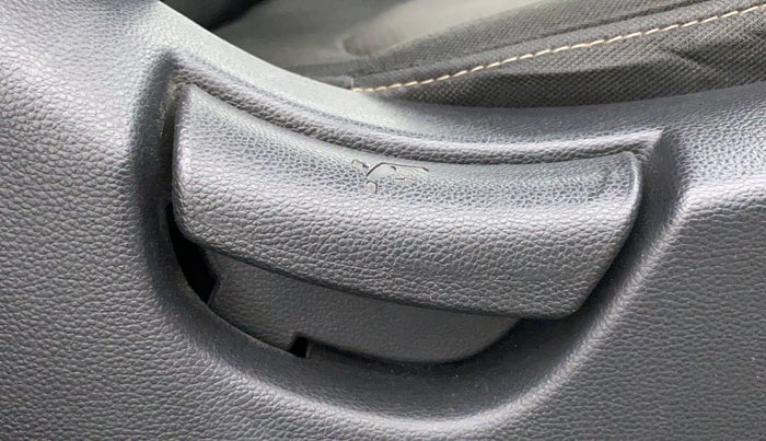 2017 Hyundai Creta E PLUS 1.6 PETROL, Petrol, Manual, 48,674 km, Driver Side Adjustment Panel