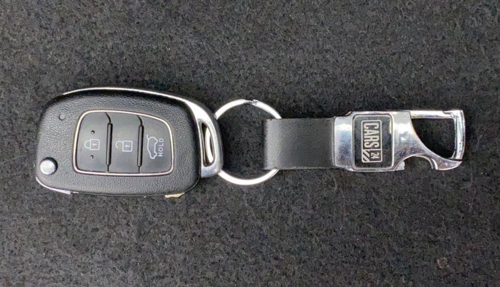 2017 Hyundai Creta E PLUS 1.6 PETROL, Petrol, Manual, 48,674 km, Key Close Up