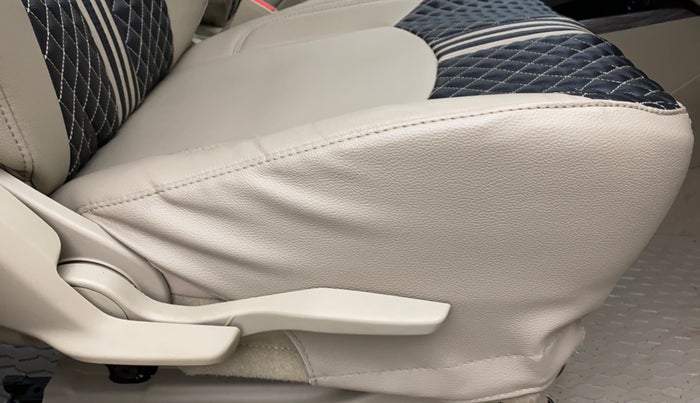 2020 Maruti Dzire VXI, Petrol, Manual, 5,204 km, Driver Side Adjustment Panel