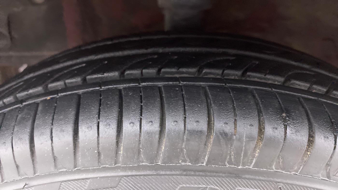 2011 Hyundai Eon ERA, Petrol, Manual, 34,968 km, Left Front Tyre Tread