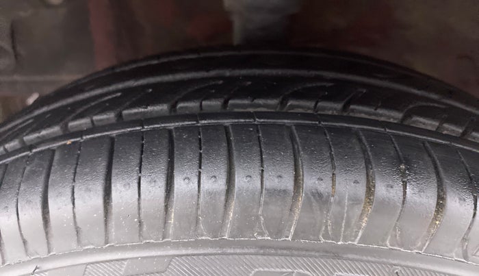 2011 Hyundai Eon ERA, Petrol, Manual, 34,968 km, Left Front Tyre Tread