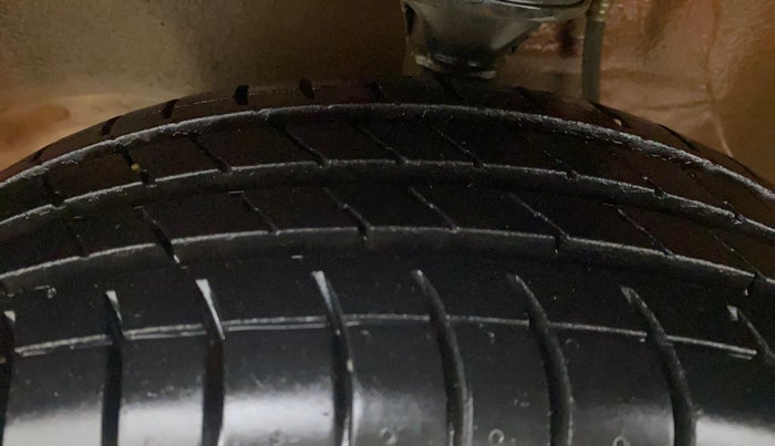 2018 Maruti Alto K10 VXI (O) AMT, Petrol, Automatic, 37,417 km, Left Front Tyre Tread