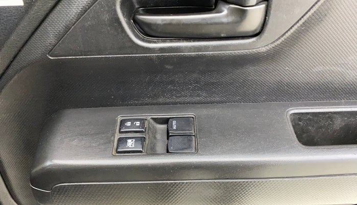 2019 Maruti New Wagon-R LXI CNG 1.0, CNG, Manual, 80,765 km, Driver Side Door Panels Control