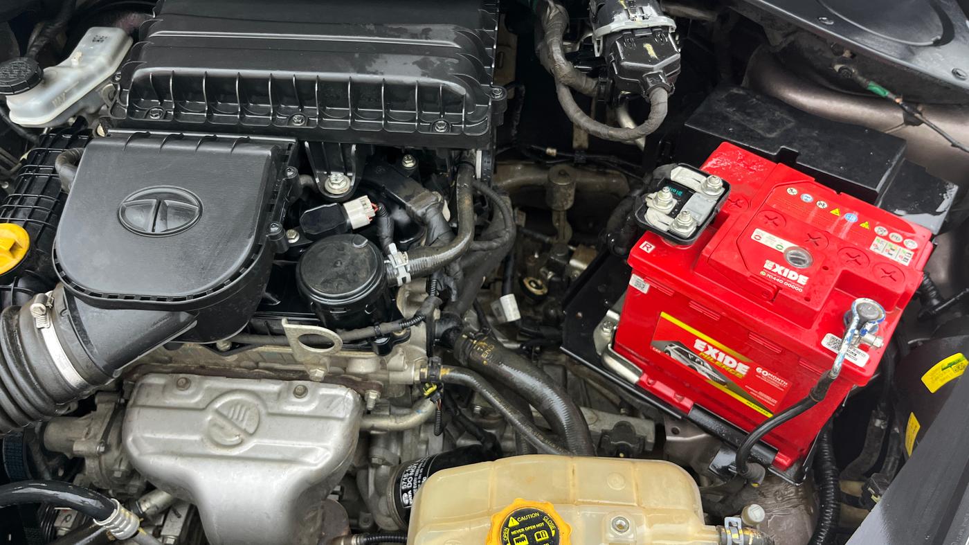 2018 Tata Tiago XZ PLUS PETROL, Petrol, Manual, 50,245 km, Engine View - Left