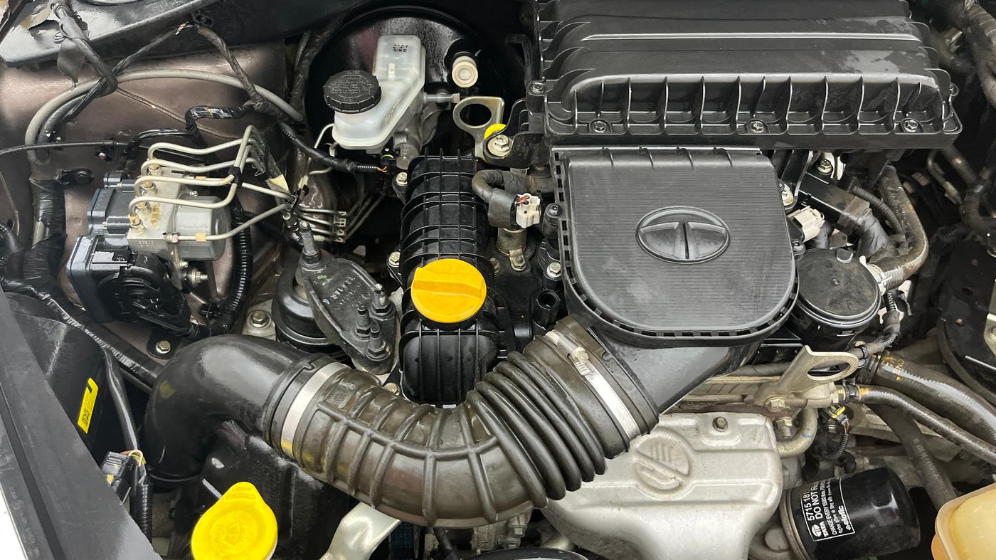 2018 Tata Tiago XZ PLUS PETROL, Petrol, Manual, 50,245 km, Engine View - Right