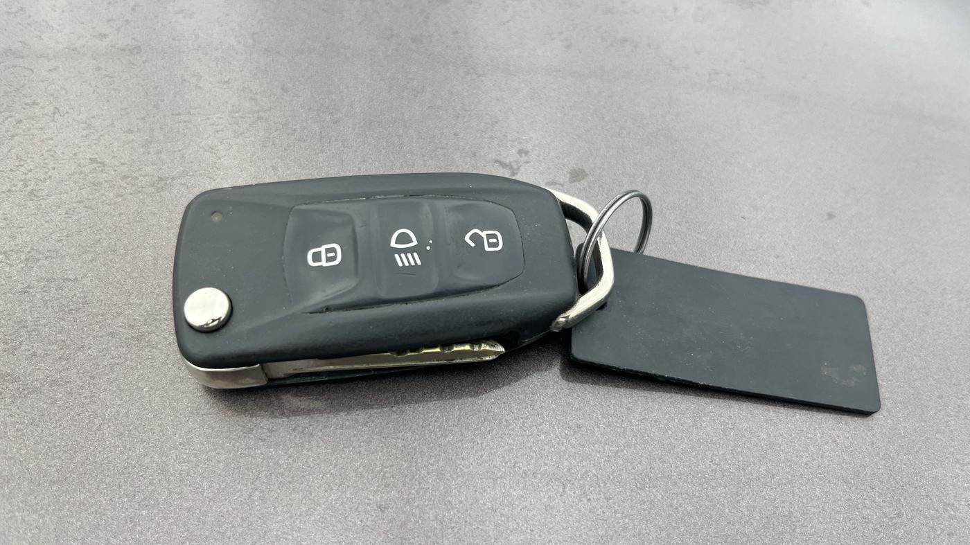 2018 Tata Tiago XZ PLUS PETROL, Petrol, Manual, 50,245 km, Key Close Up