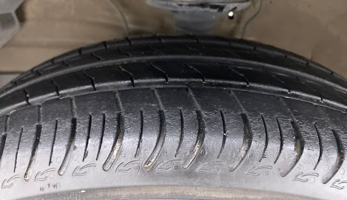 2019 Maruti S PRESSO VXI PLUS, Petrol, Manual, 20,428 km, Left Front Tyre Tread