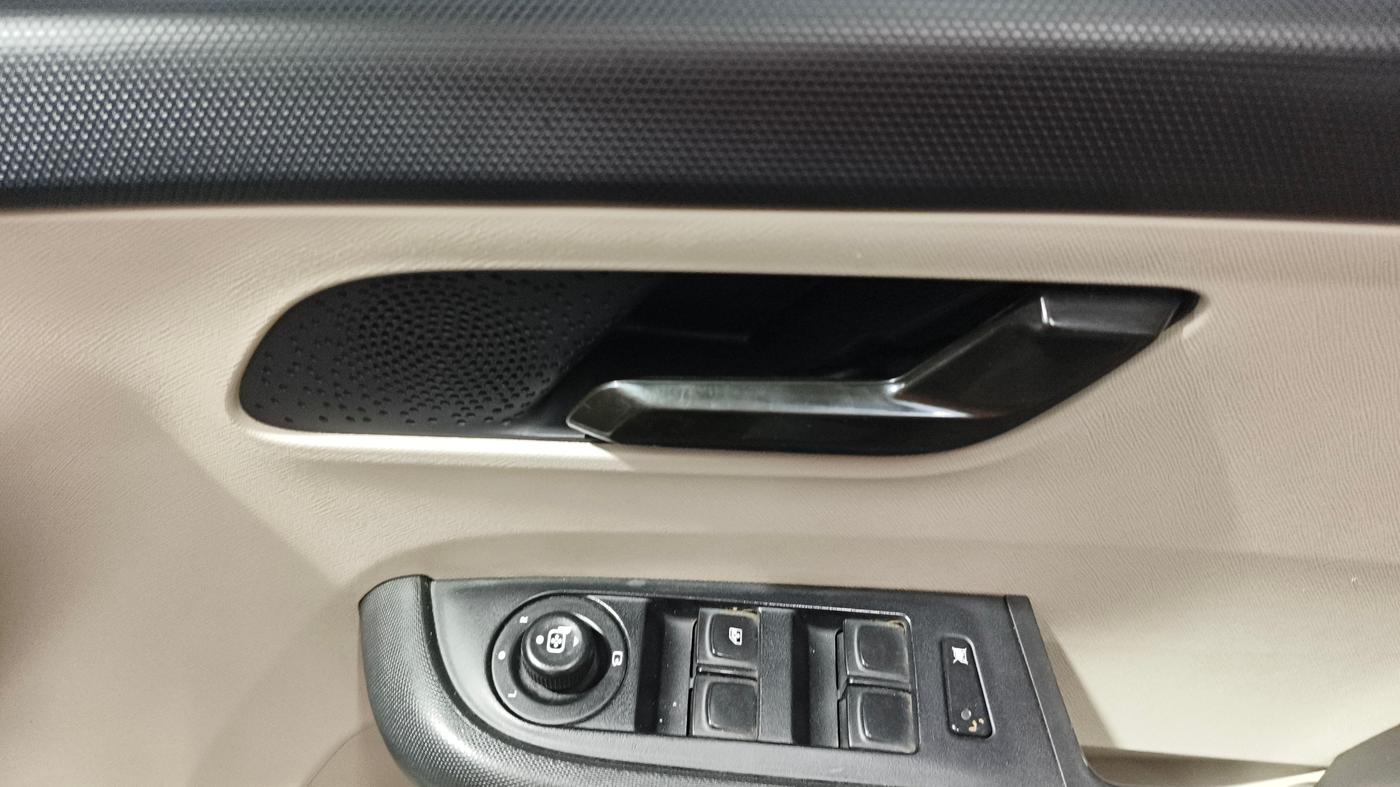 2022 Tata ALTROZ XM PLUS PETROL, Petrol, Manual, 36,662 km, Driver Side Door Panels Control
