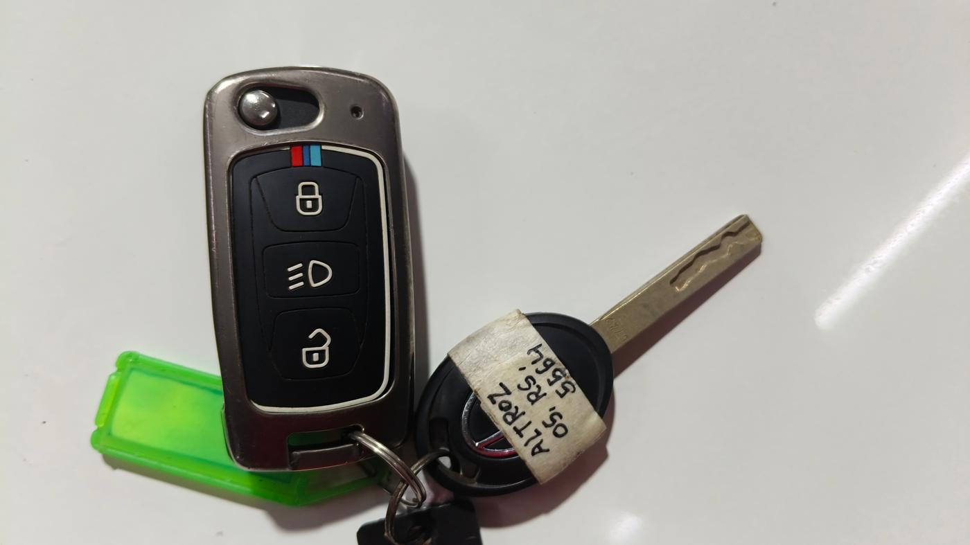 2022 Tata ALTROZ XM PLUS PETROL, Petrol, Manual, 36,662 km, Key Close Up