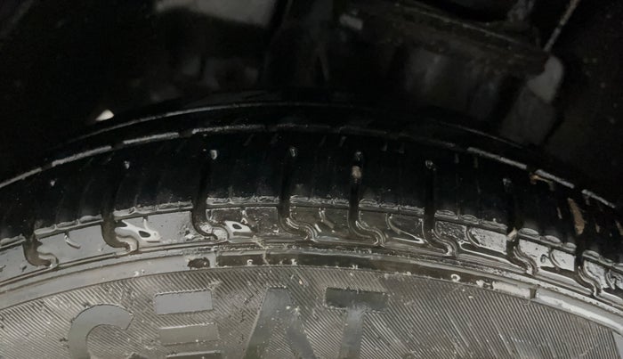 2018 Tata TIAGO NRG PETROL, Petrol, Manual, 98,492 km, Left Front Tyre Tread