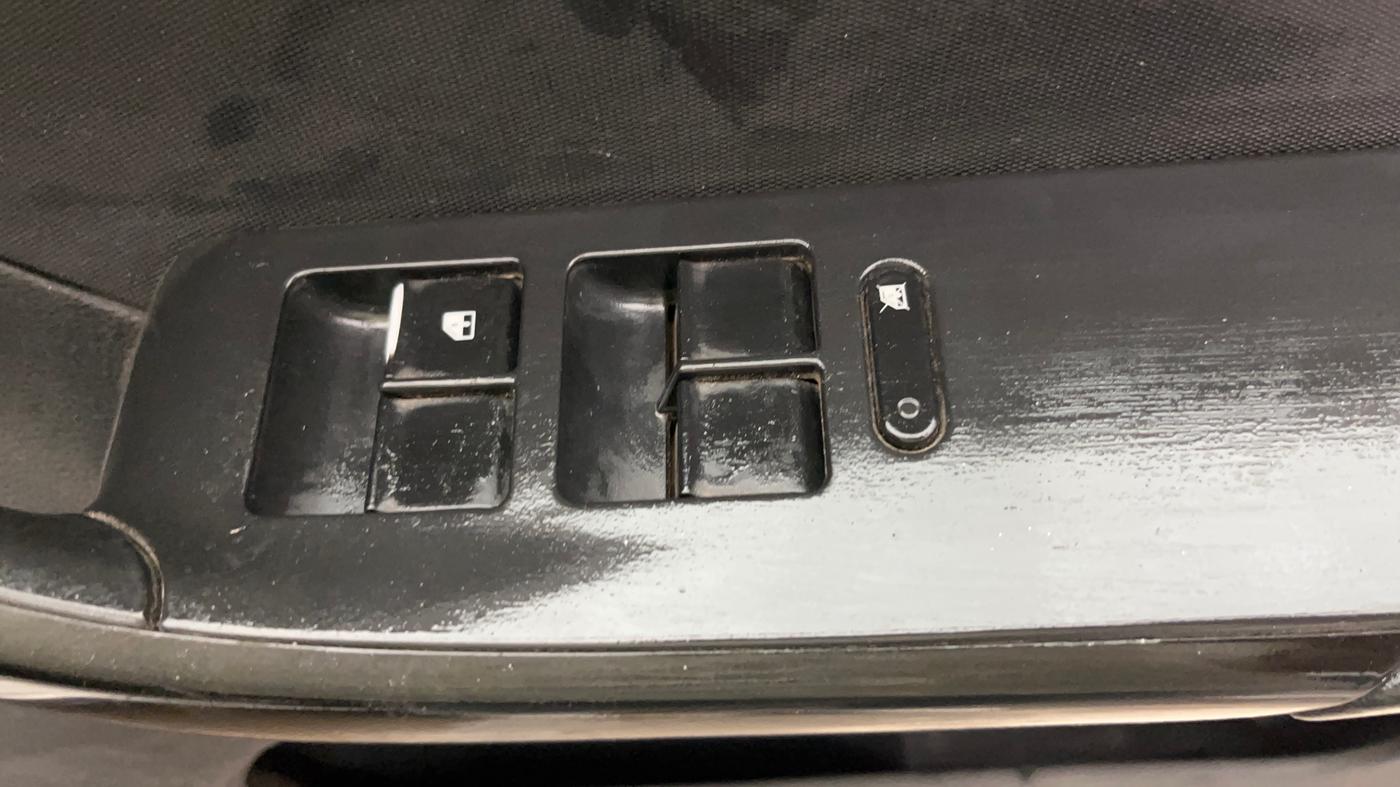 2018 Tata TIAGO NRG PETROL, Petrol, Manual, 98,734 km, Driver Side Door Panels Control