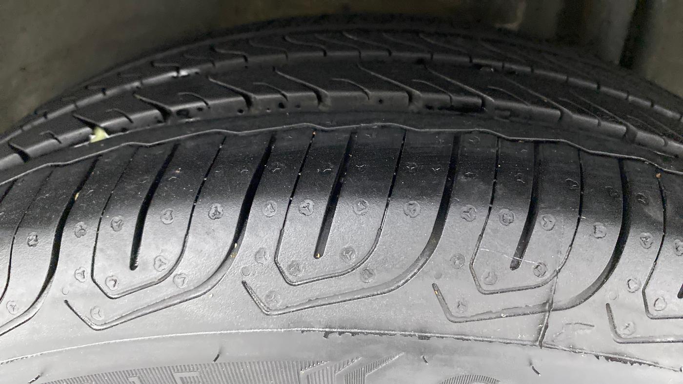 2015 Nissan Micra XV CVT, Petrol, Automatic, 28,017 km, Left Rear Tyre Tread