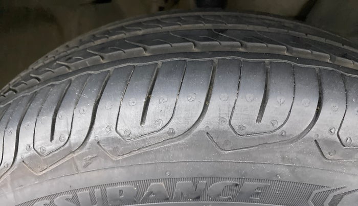 2015 Nissan Micra XV CVT, Petrol, Automatic, 28,017 km, Right Front Tyre Tread