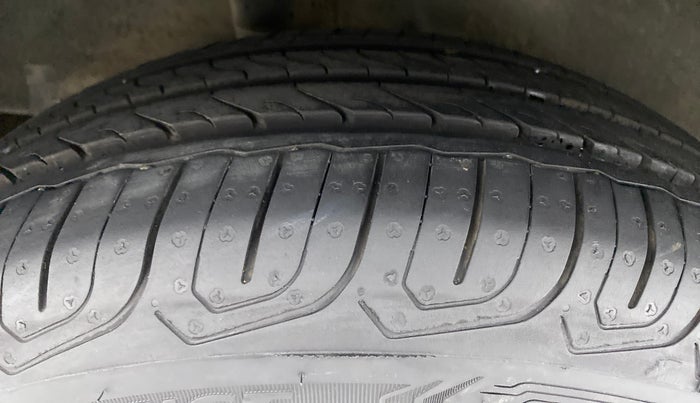 2015 Nissan Micra XV CVT, Petrol, Automatic, 28,017 km, Right Rear Tyre Tread
