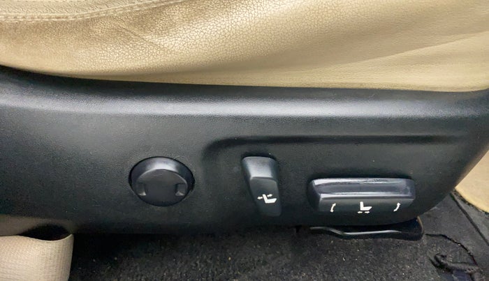 2015 Toyota Corolla Altis VL CVT PETROL, Petrol, Automatic, 51,236 km, Driver Side Adjustment Panel