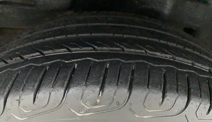 2015 Toyota Corolla Altis VL CVT PETROL, Petrol, Automatic, 51,236 km, Right Rear Tyre Tread