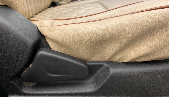 2019 Renault Kwid RXT, Petrol, Manual, 44,363 km, Driver Side Adjustment Panel
