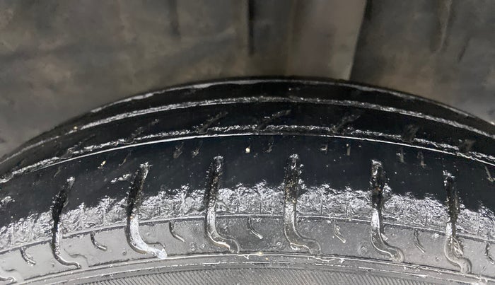 2019 Renault Kwid RXT, Petrol, Manual, 44,363 km, Left Rear Tyre Tread