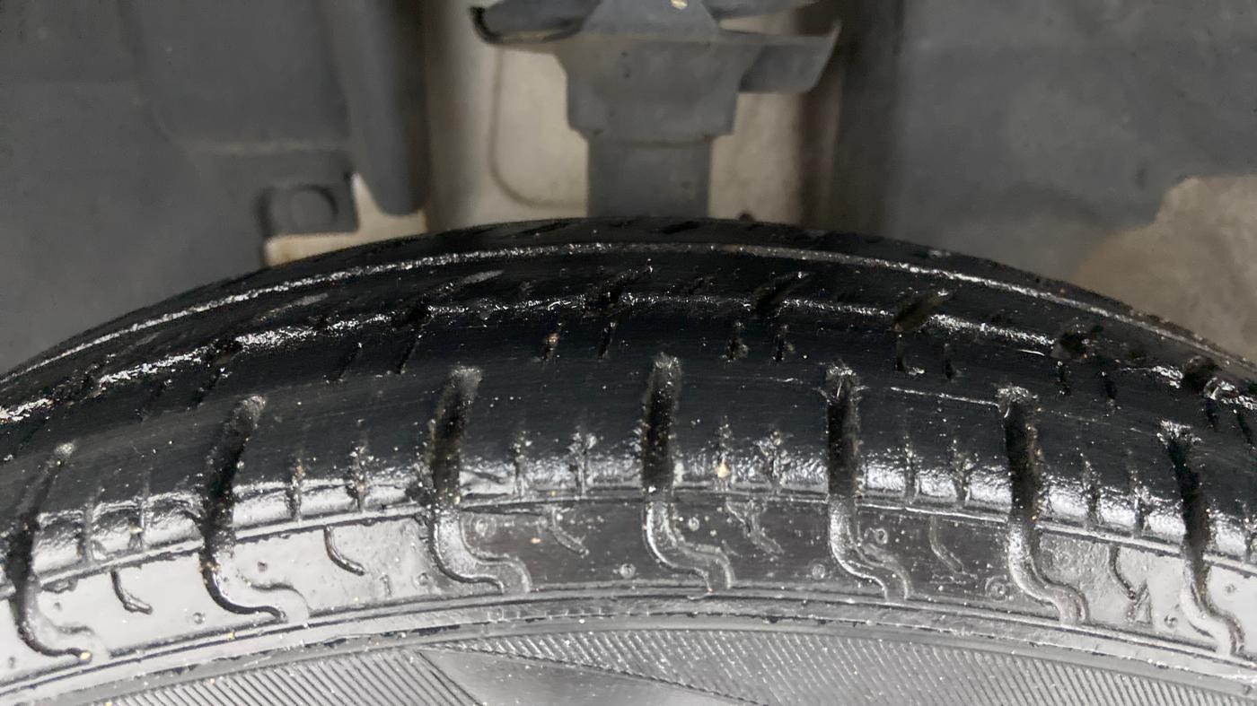 2019 Renault Kwid RXT, Petrol, Manual, 44,363 km, Left Front Tyre Tread